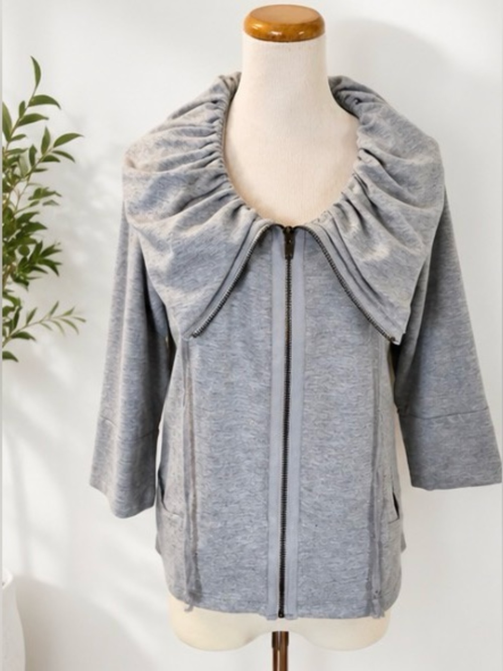 [Fever] Heather Gray Zip-Up Funnel Neck Sweatshirt Sz M Ruched Collar